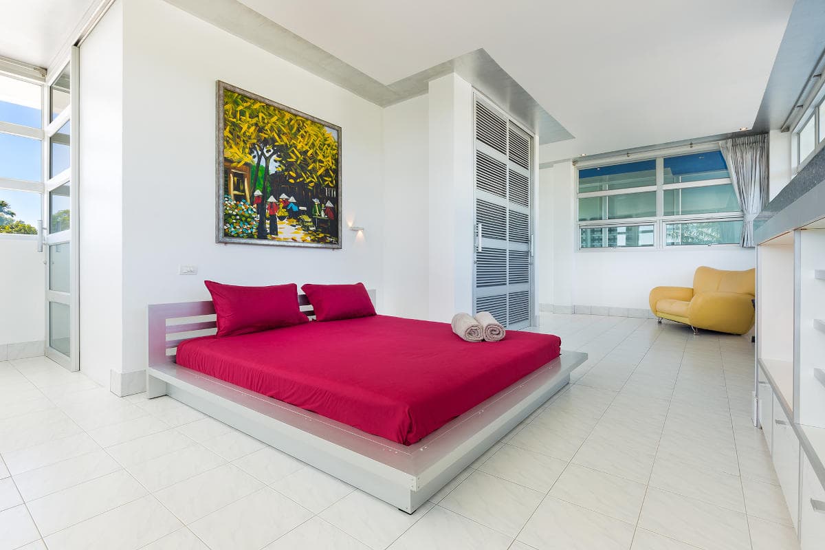 Tropical garden and pool — villa for sale Phuket